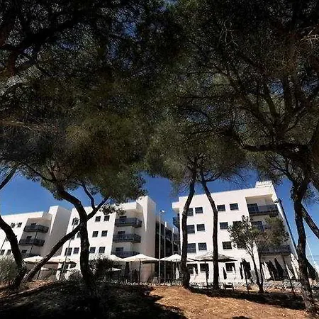 Hotell Leo Deluxe *